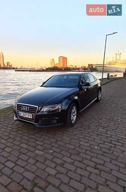 Седан Audi A4 2012 в Львові