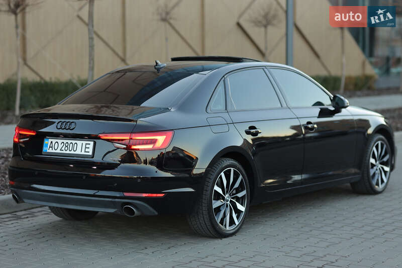 Седан Audi A4 2016 в Мукачево