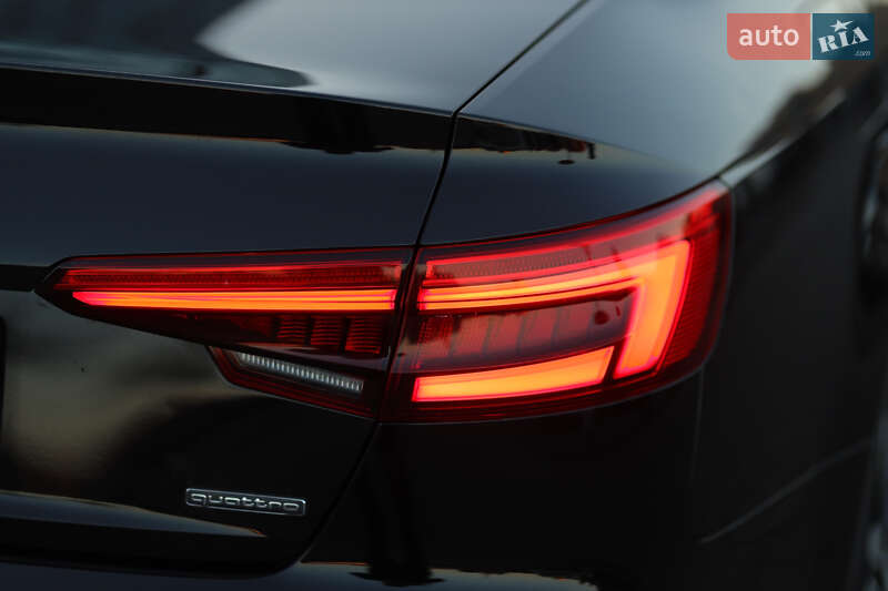 Седан Audi A4 2016 в Мукачево