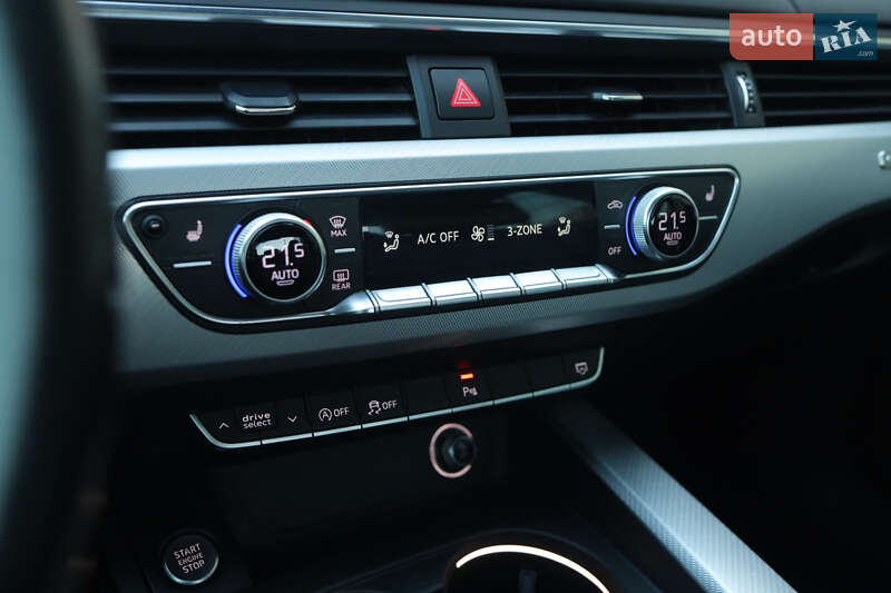 Седан Audi A4 2016 в Мукачево