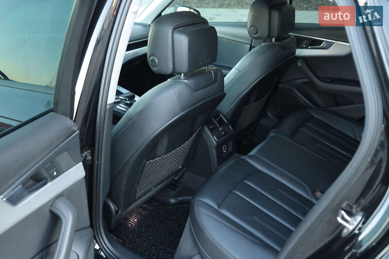 Седан Audi A4 2016 в Мукачево