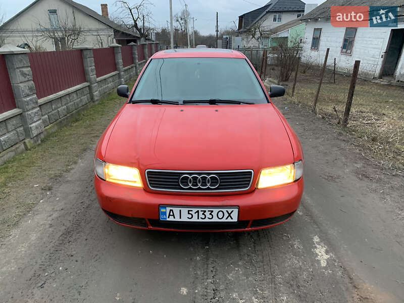 Седан Audi A4 1996 в Гоще