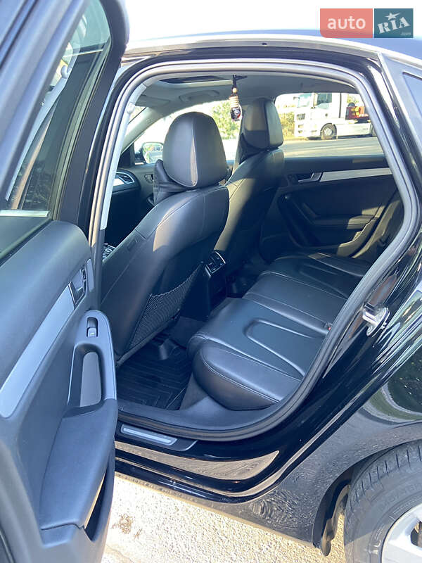 Седан Audi A4 2010 в Ивано-Франковске