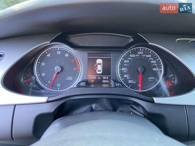Седан Audi A4 2010 в Ивано-Франковске