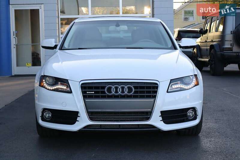 Седан Audi A4 2012 в Львові