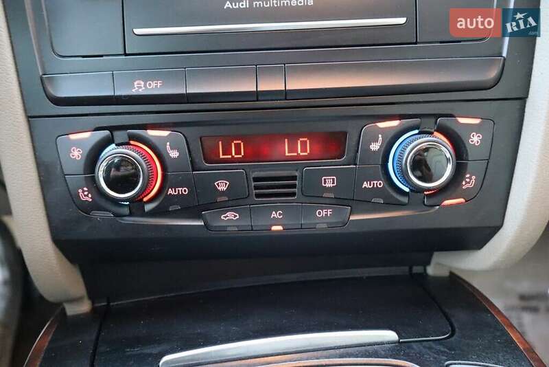 Седан Audi A4 2012 в Львові