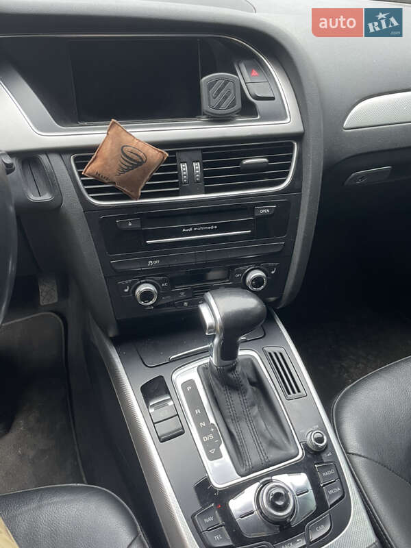 Седан Audi A4 2014 в Киеве