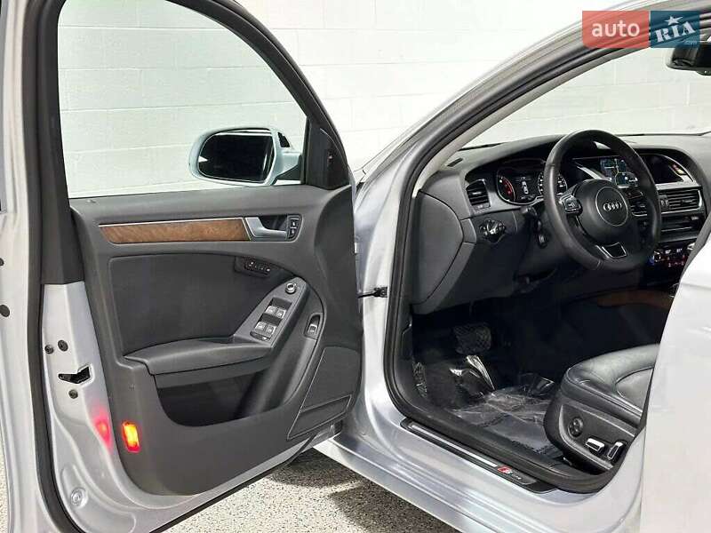 Седан Audi A4 2015 в Львове