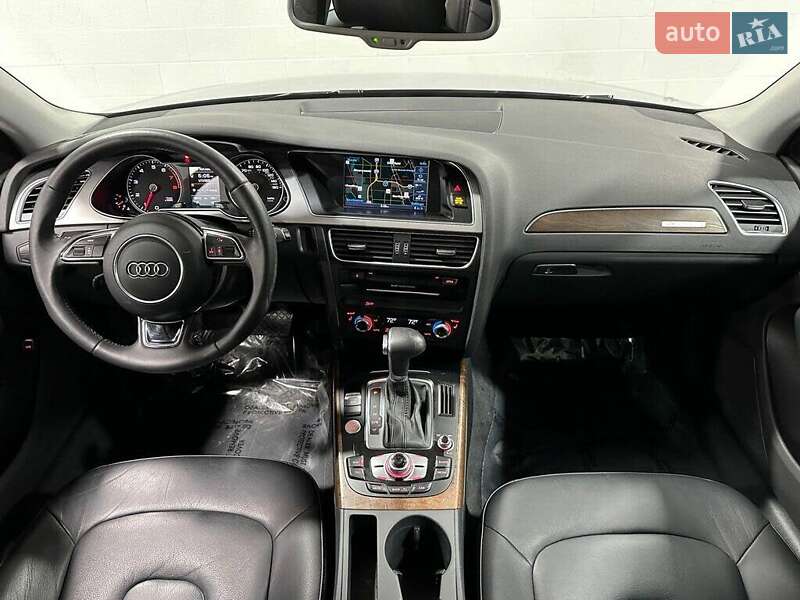 Седан Audi A4 2015 в Львове