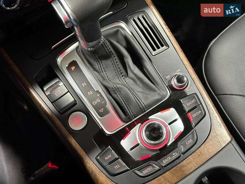 Седан Audi A4 2015 в Львове