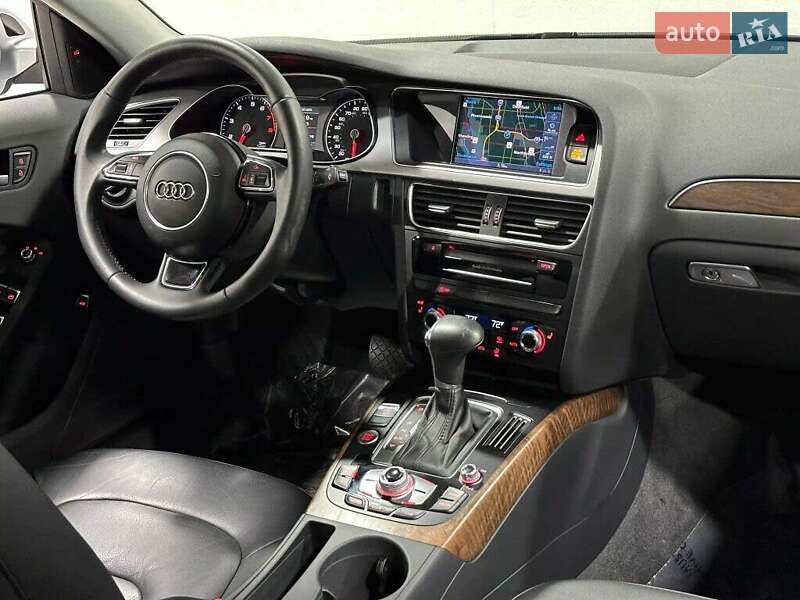 Седан Audi A4 2015 в Львове