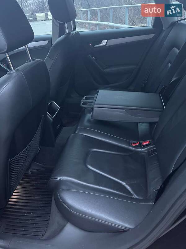 Седан Audi A4 2013 в Киеве