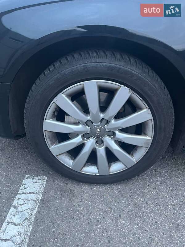 Седан Audi A4 2013 в Киеве
