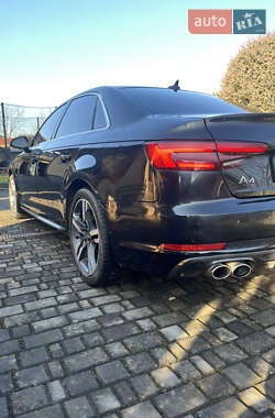 Седан Audi A4 2015 в Львові