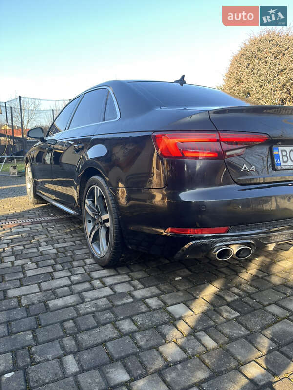 Седан Audi A4 2015 в Львові