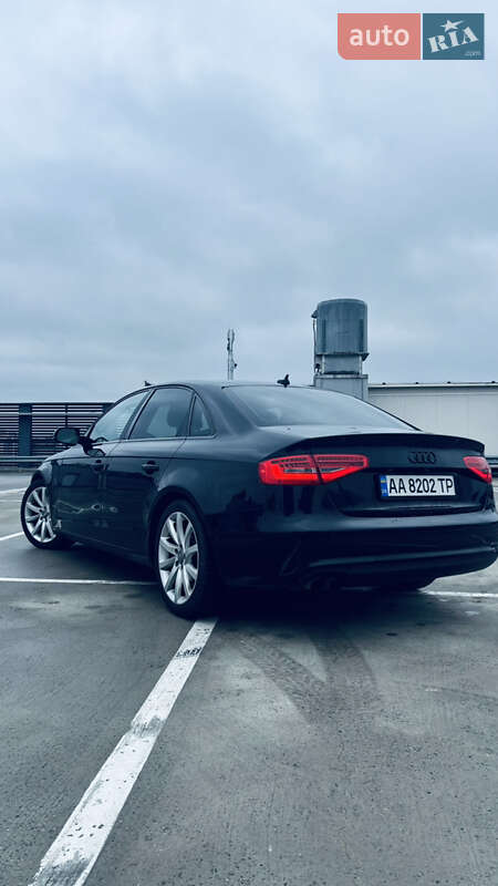 Седан Audi A4 2013 в Киеве