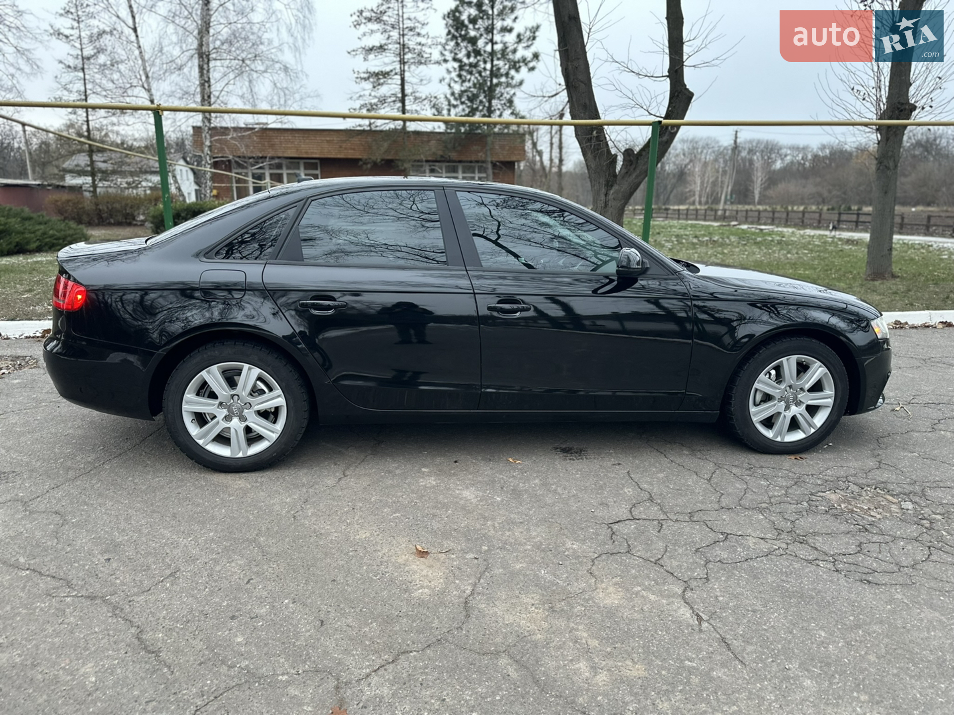 2010 Audi A4 - мініатюра 2