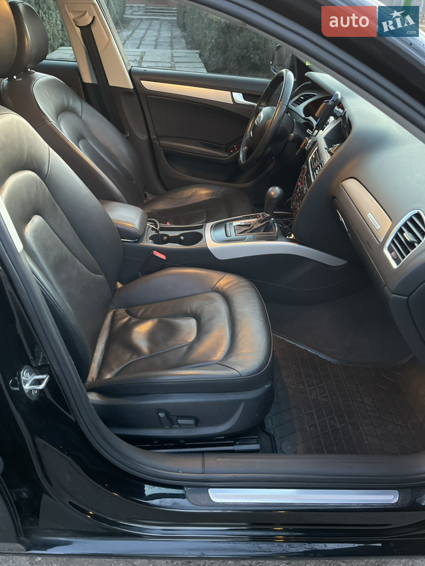 2010 Audi A4 - мініатюра 9