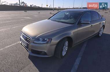 Седан Audi A4 2010 в Львові