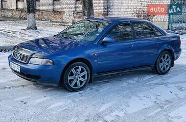 Седан Audi A4 1996 в Кам'янському