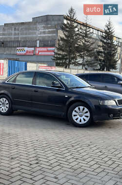 Седан Audi A4 2001 в 