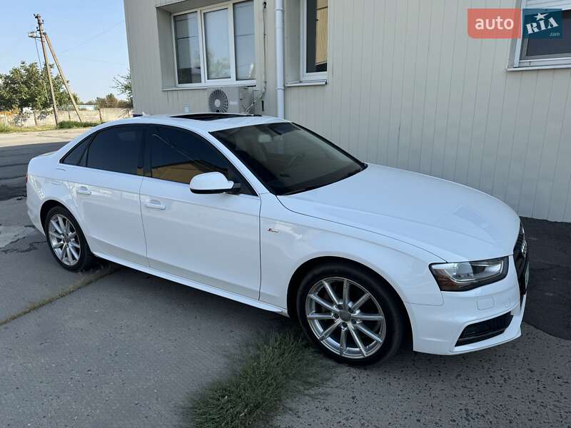 Седан Audi A4 2015 в Гатне