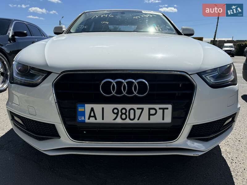 Седан Audi A4 2015 в Гатне