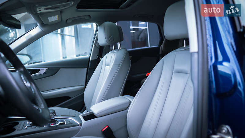 Седан Audi A4 2017 в Киеве