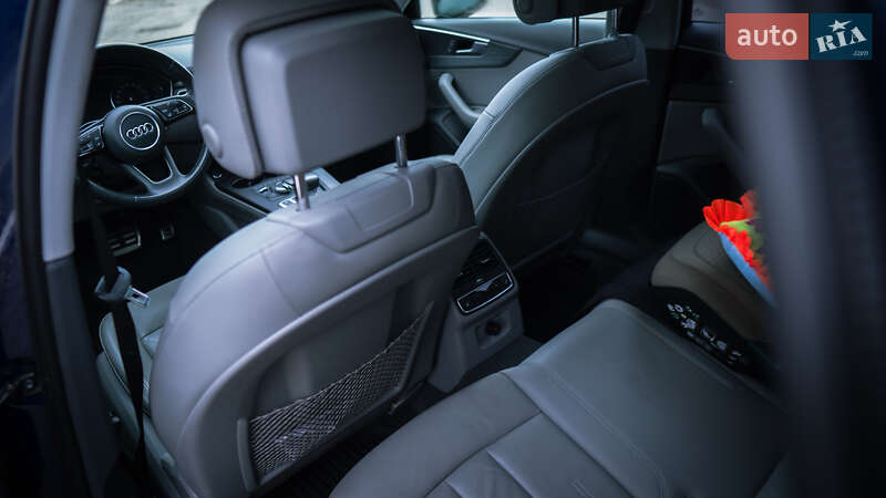 Седан Audi A4 2017 в Киеве