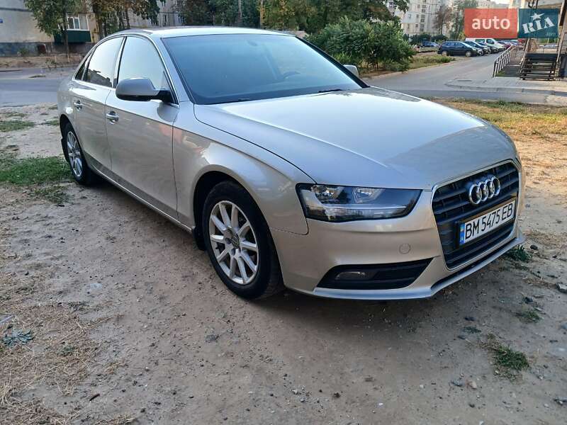 Седан Audi A4 2012 в Сумах