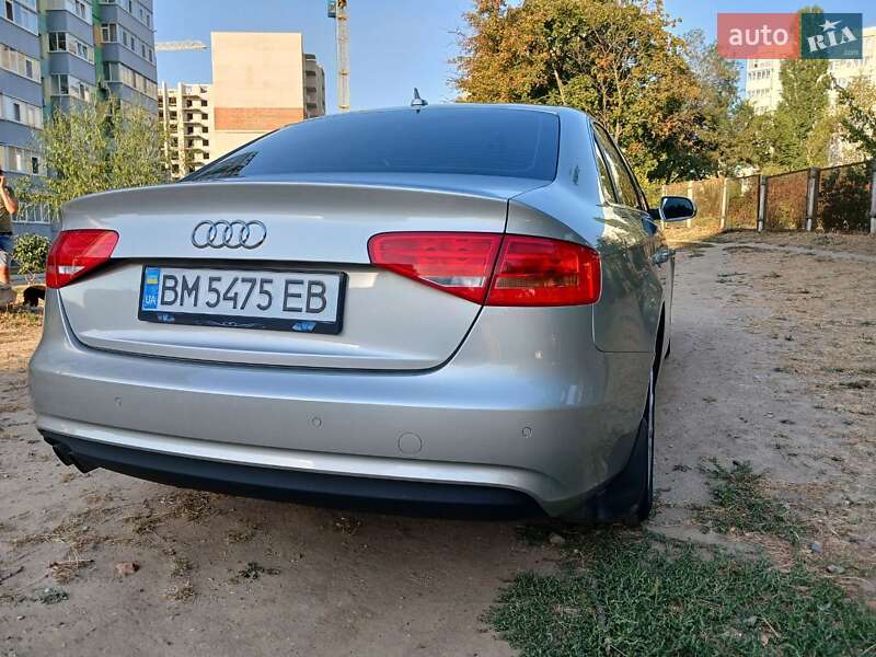 Седан Audi A4 2012 в Сумах