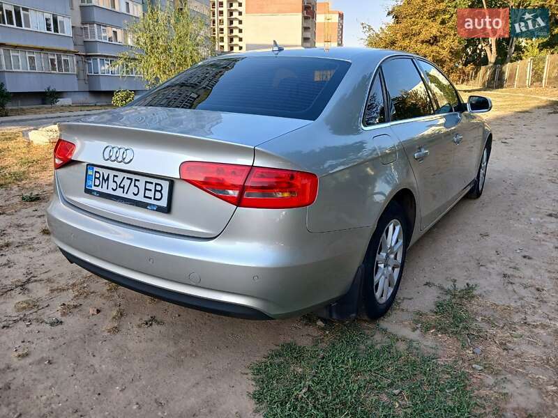 Седан Audi A4 2012 в Сумах