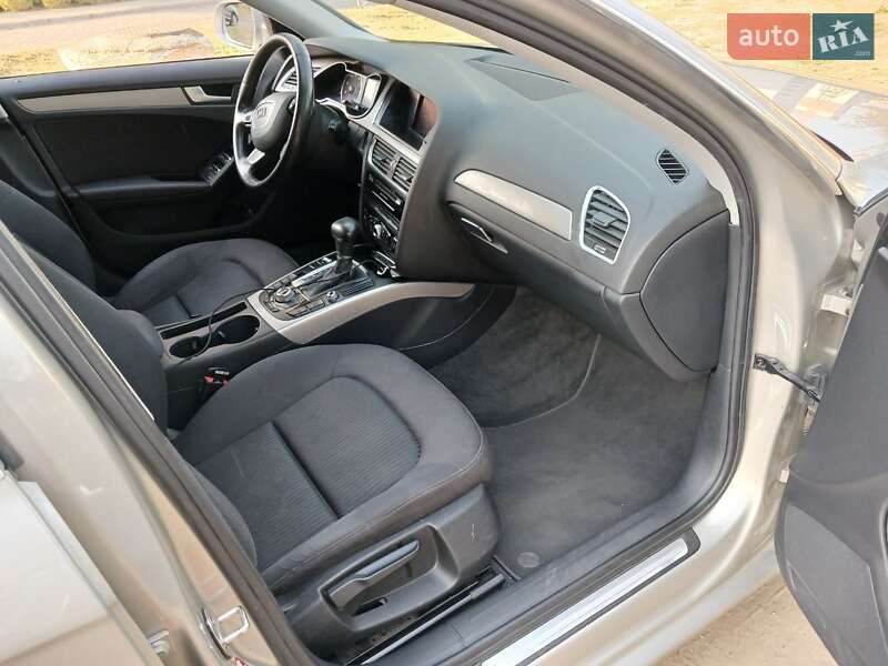 Седан Audi A4 2012 в Сумах