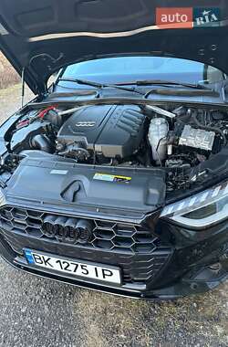 Седан Audi A4 2023 в 