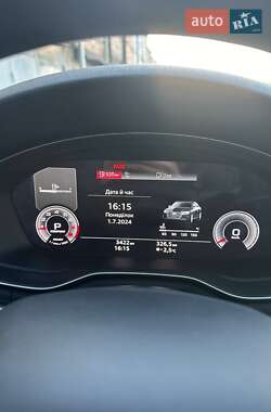 Седан Audi A4 2023 в 