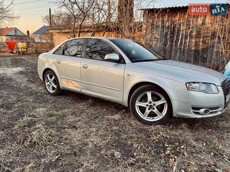 Седан Audi A4 2004 в Млинове