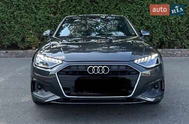 Седан Audi A4 2023 в 