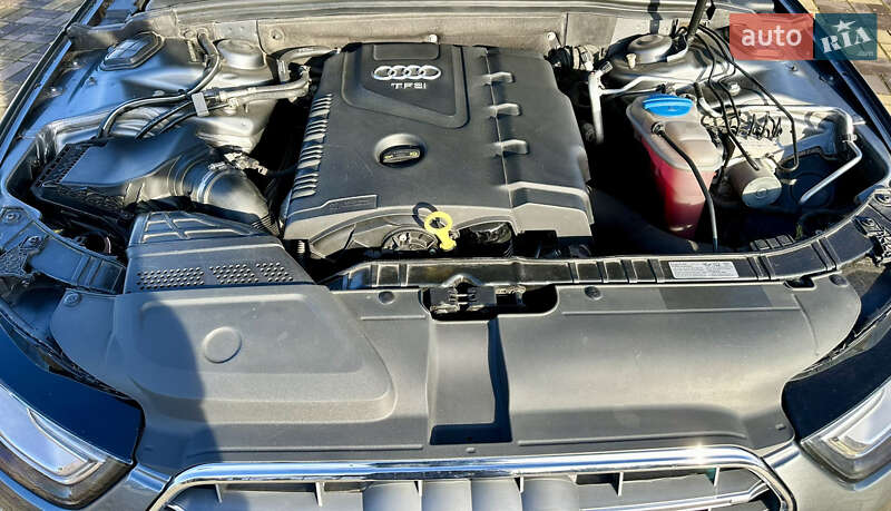 Седан Audi A4 2013 в Львове