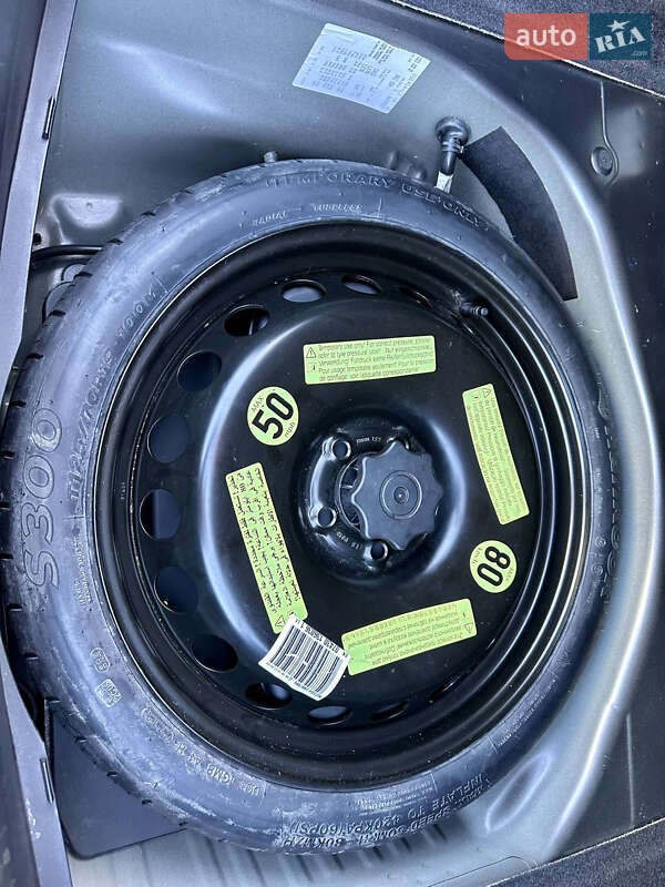 Седан Audi A4 2013 в Львове