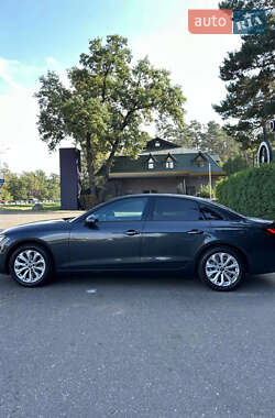 Седан Audi A4 2023 в 