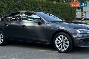 Седан Audi A4 2023 в 