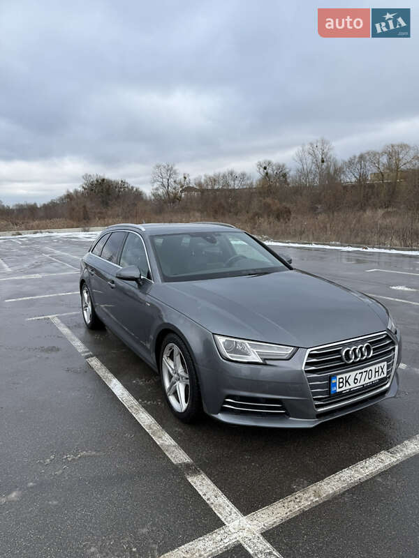 Универсал Audi A4 2017 в Киеве