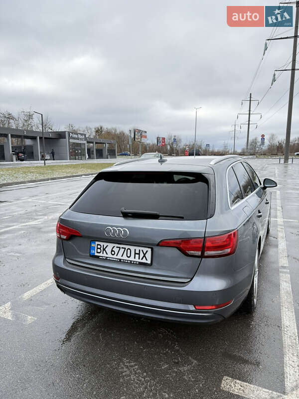 Универсал Audi A4 2017 в Киеве