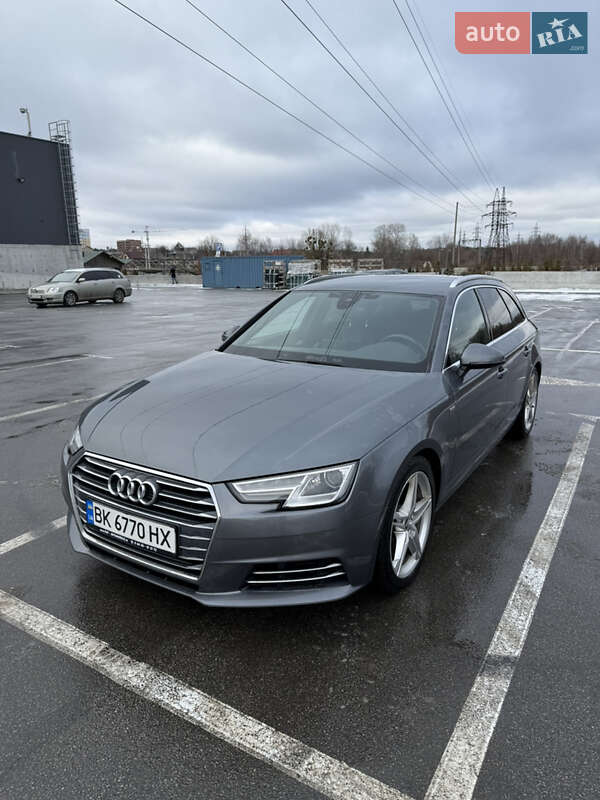 Универсал Audi A4 2017 в Киеве