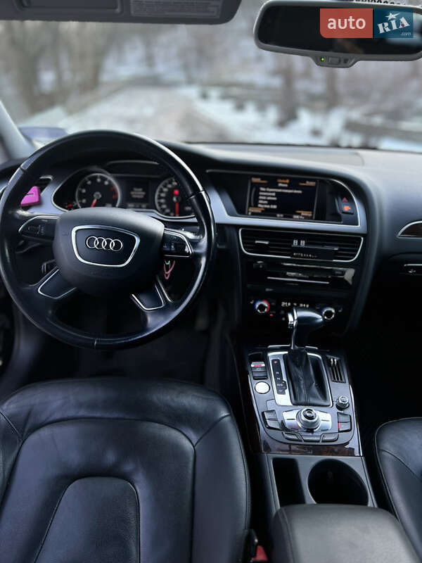 Седан Audi A4 2014 в Черкасах