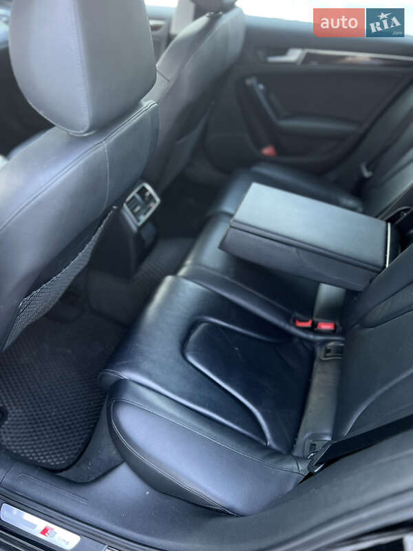 Седан Audi A4 2014 в Черкасах