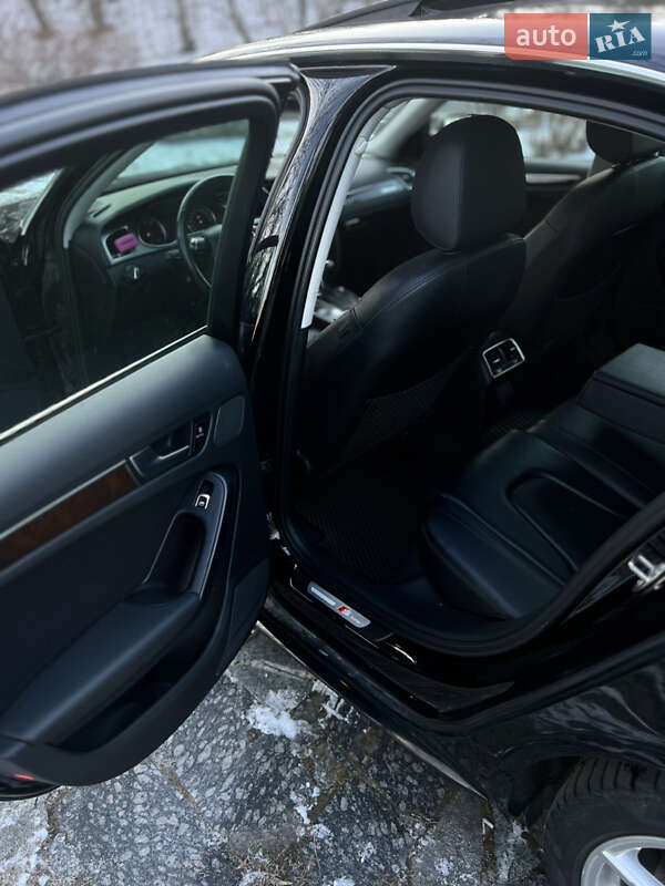 Седан Audi A4 2014 в Черкасах