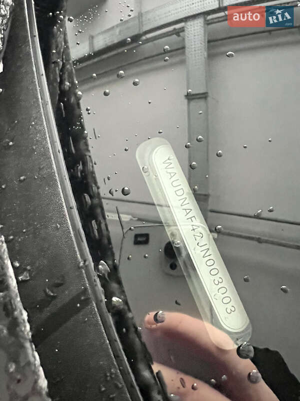 Седан Audi A4 2017 в Мостиске