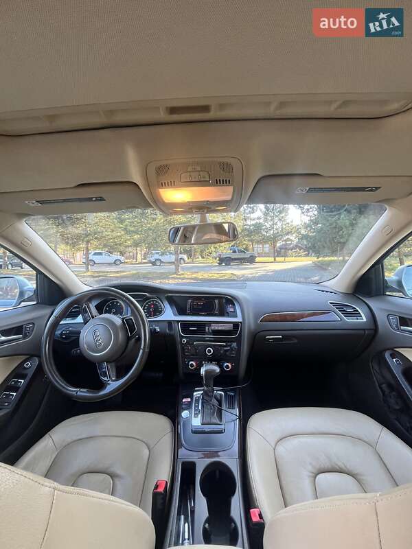 Седан Audi A4 2015 в Дрогобичі