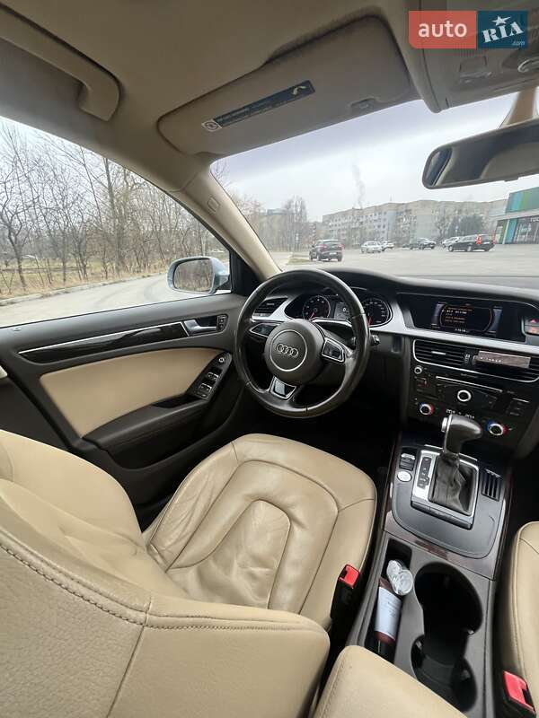 Седан Audi A4 2015 в Дрогобичі